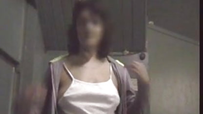 மளிகை கடை சிற்றின்ப காட்சிகளை கொண்ட விற்பனையாளர்