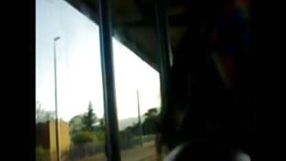 18 வயதான டில்லியன் ஹார்பர் தனது வருங்கால மனைவியுடன் மங்கிய குழாய் ஓய்வெடுக்கிறார்