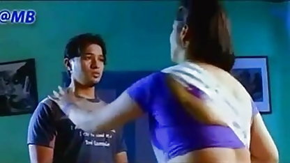 ஜோ மன்ரோ சூடான பாலிவுட் செக்ஸ் குடும்ப சிகிச்சையை முயற்சிக்கிறார், ஆனால் அவள் ஏமாற்றப்பட விரும்புகிறாள்