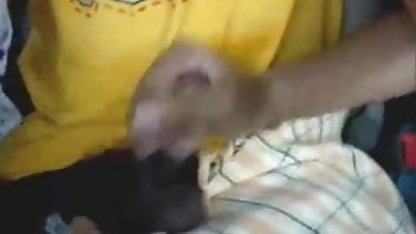 ஒரு கிளப்பில் குடிபோதையில் நீல படம் இந்தியில் மெய்ன், கவர்ச்சி இருந்த ஒரு பெண்ணை ஒரு சிறுவன் அழைத்துச் சென்று ஒரு மோட்டலுக்கு இழுத்துச் சென்றான்