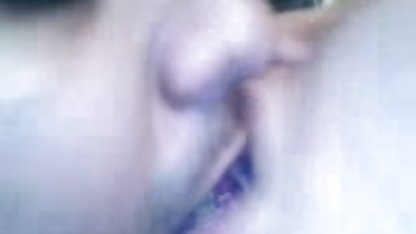 18 வயது சிறுமி சன்னி லியோனின் செக்ஸ் வீடியோ படம் இறுக்கமான ஜீன்ஸ் அணிந்தாள்