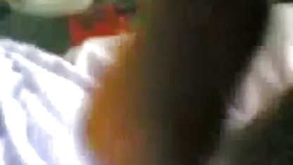 மரப்பால் உள்ள பரத்தையர் ஒரு கறுப்பின மருத்துவர் கவர்ச்சி படம் மனிதனை கவர்ந்திழுக்கிறார்