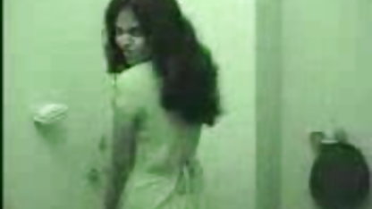 ஒரு மார்பளவு குஞ்சுக்கு முதல் முறையாக குத - அது வலிக்கிறது, ஆனால் அவள் விரைவில் ராக்கி ஆபாச அதை விரும்பினாள்!