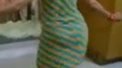 அரை சகோதரி தன்னை கழுவுவதைத் தடுக்கிறது ஆபாச செக்ஸ் திரைப்படங்கள்