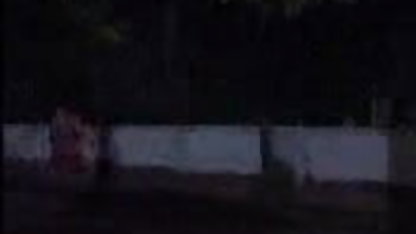 ஹேண்டிமேன் ஒரு இளம் பெரிய பதிலுக்குப் ஆபாச லெஸ்பியன் பொன்னிறத்திற்காக வைத்திருந்தார்