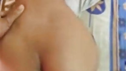 புதிய தமிழ் முழு செக்ஸ் குஞ்சு என் இடத்தில் உள்ளது, கழுதையில் கிழிந்து மறைக்கப்பட்டுள்ளது